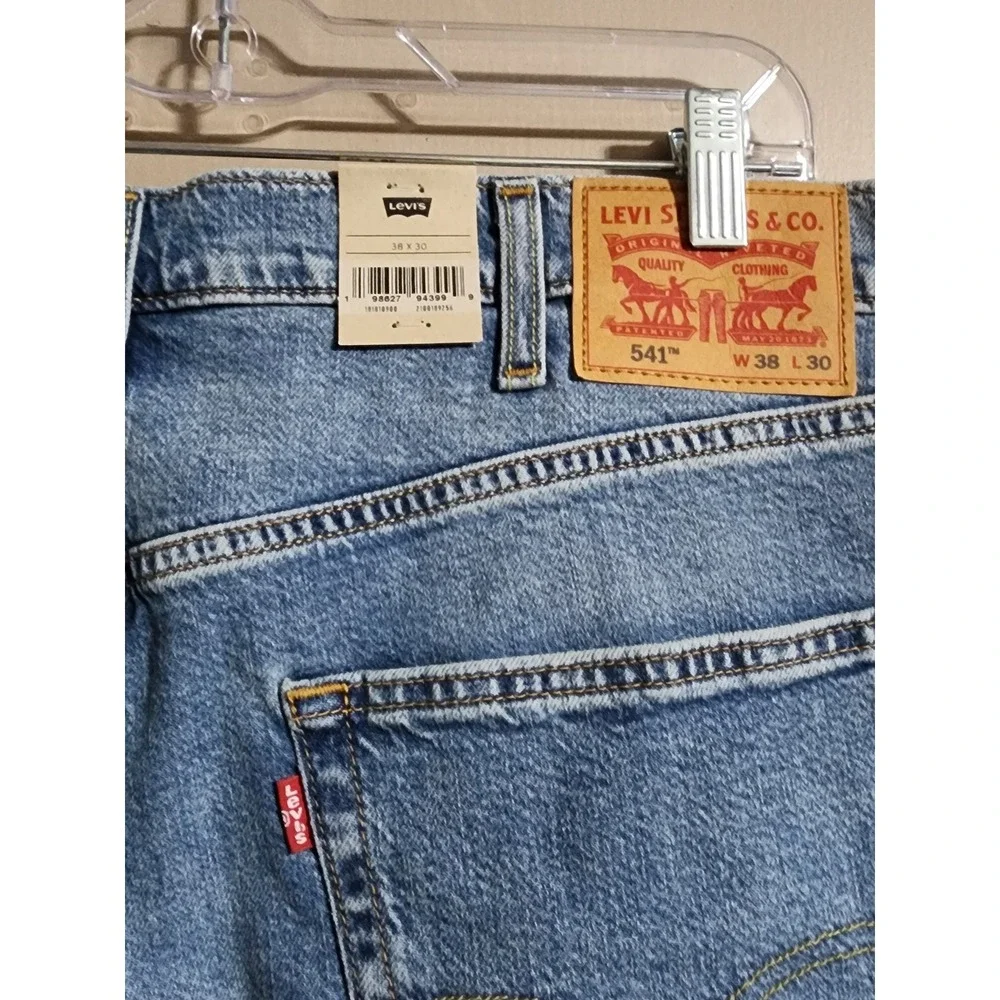 Levi's 541 Athletic Taper Stretch Jeans 38x30 Light Wash Blue